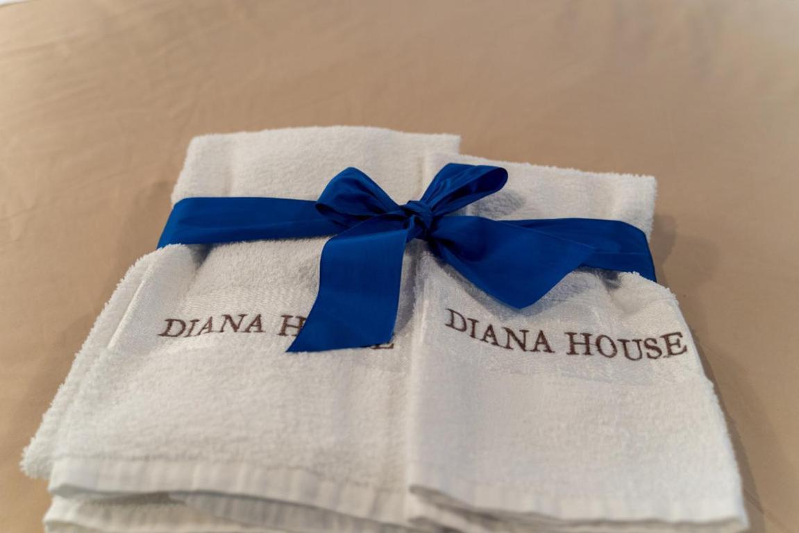 Diana House Ripa